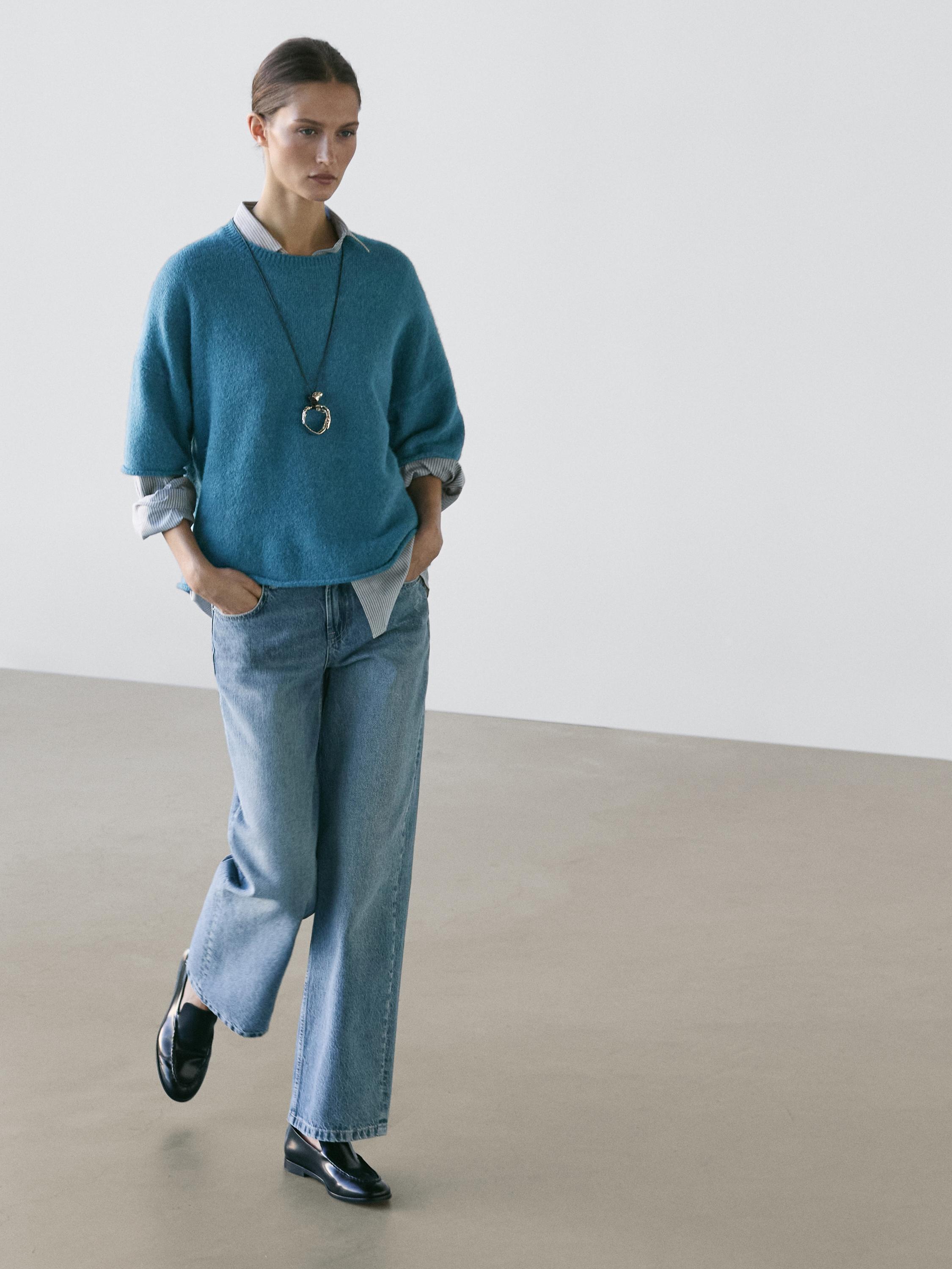 Low-rise straight-leg jeans